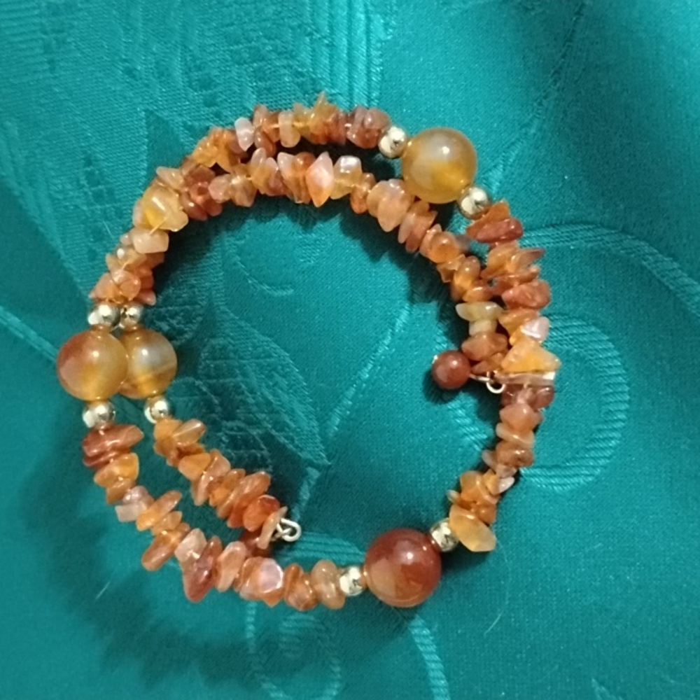 🎃Hand Crafted Carnelian And Gold Plated Beaded Bracelet🎃 - Picture 5 of 6